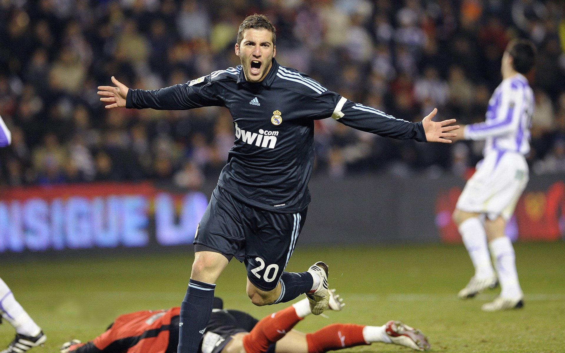 凯恩:拜仁锋霸,德甲金靴有力争夺者,凯恩的足球鞋