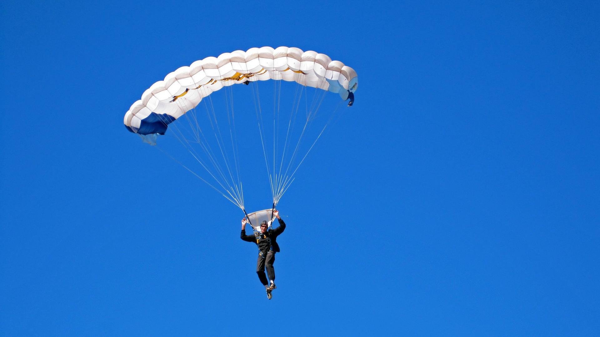 美国队接力队员齐心协力助力夺冠